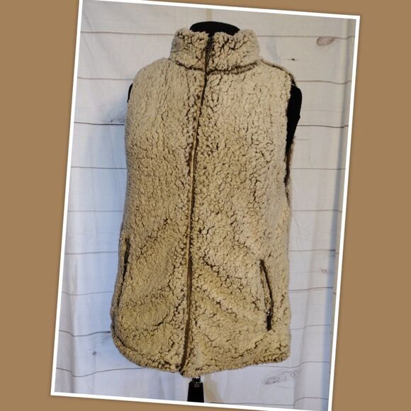 Love Tree Faux Fur (Sherpa) Vest  Sleeveless Jacket  Women’s  L - Picture 3 of 4